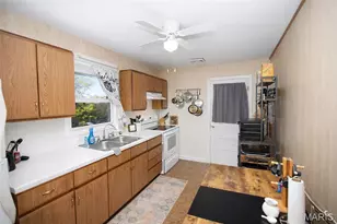 404 Colby St, Bourbon, MO 65441 - Photo 16