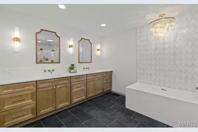 141 Greentrails Drive, Chesterfield, MO 63017 - Photo 8