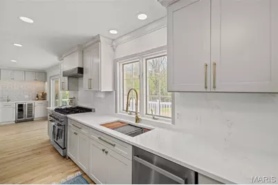 141 Greentrails Drive, Chesterfield, MO 63017 - Photo 6