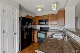 638 Country Village Dr, O'Fallon, MO 63367 - Photo 8