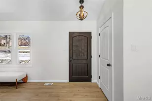 12902 Dorsett Rd, Maryland Heights, MO 63043 - Photo 8