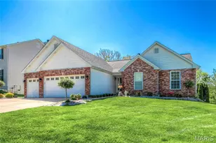 25 Aspen Ridge Ct, Saint Peters, MO 63376 - Photo 2