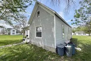409 N 2nd St, Wellsville, MO 63384 - Photo 16