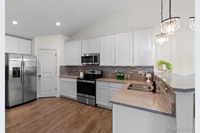 347 Wilhelmine Court, Ballwin, MO 63021 - Photo 8