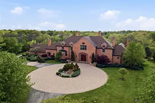 17 Bridle Ridge Ln, Huntleigh, MO 63131 - Photo 2