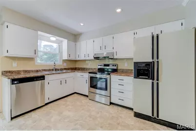 10801 Canter Way Drive, Unincorporated, MO 63114 - Photo 14