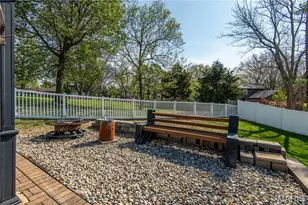 4851 Arevalo Dr, Saint Louis, MO 63128 - Photo 40