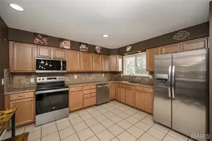 404 Elmwood Dr, Saint Charles, MO 63301 - Photo 8