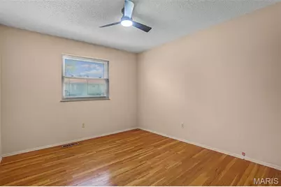7443 Foxfield Drive, Hazelwood, MO 63042 - Photo 12