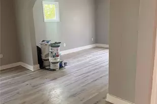 5425 Hamilton Ave, Jennings, MO 63136 - Photo 10