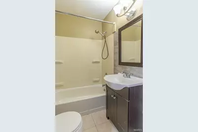 5247 Bancroft Avenue, Saint Louis, MO 63109 - Photo 8