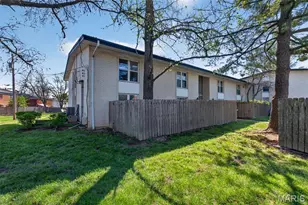 10469 Briarbend Dr, Creve Coeur, MO 63146 - Photo 38