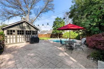 121 Parkland Avenue, Glendale, MO 63122 - Photo 6