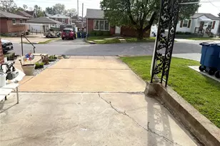 9319 Brenda Ave, Affton, MO 63123 - Photo 36