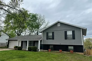 158 Universal Dr, Saint Peters, MO 63376 - Photo 2