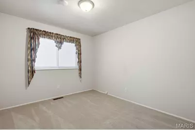 893 Oklahoma Avenue, Ballwin, MO 63021 - Photo 24