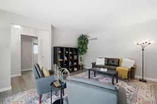 893 Oklahoma Ave, Ballwin, MO 63021 - Photo 8
