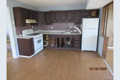 224 Tay Road, Saint Louis, MO 63137 - Photo 10