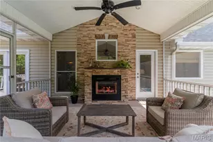 15 Ridgecrest Ct, Troy, MO 63379 - Photo 2