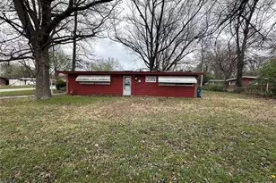 8428 Red Fir Dr, Berkeley, MO 63134 - Photo 2