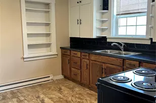 835 Chestnut St, Bourbon, MO 65441 - Photo 6