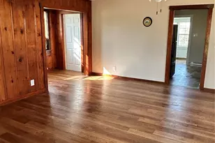 835 Chestnut St, Bourbon, MO 65441 - Photo 4