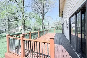 15575 Clover Ridge Dr, Chesterfield, MO 63017 - Photo 26