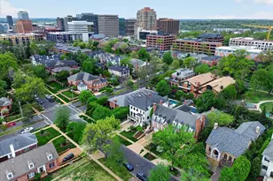 209 N Bemiston Ave, Saint Louis, MO 63105 - Photo 38