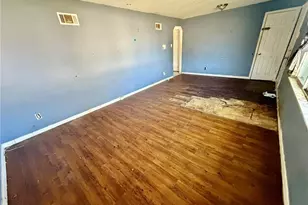 8870 St Cyr Dr, Saint Louis, MO 63136 - Photo 4