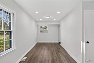 437 Lanark Road, Saint Louis, MO 63137 - Photo 12