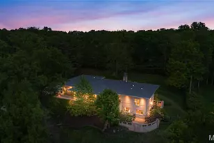 15 Summerhill Ln, Town and Country, MO 63017 - Photo 2
