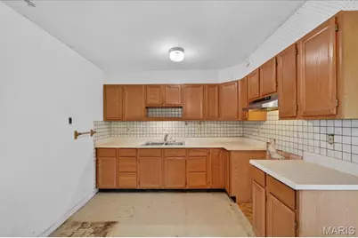 [Address not provided], Florissant, MO 63033 - Photo 8