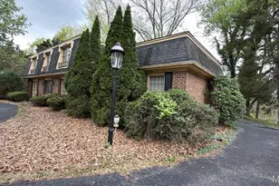 621 Claymont Estates Dr, Chesterfield, MO 63017 - Photo 2