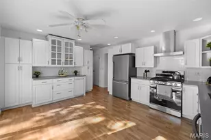 5730 Luffbury Cir, Oakville, MO 63129 - Photo 10