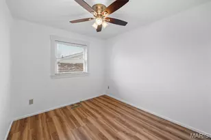 5730 Luffbury Cir, Oakville, MO 63129 - Photo 16