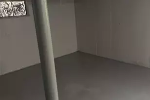 247 S Hartnett Ave, Saint Louis, MO 63135 - Photo 8