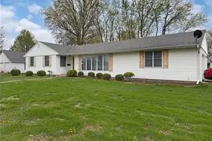 1020 W Taylor St, Bowling Green, MO 63334 - Photo 2