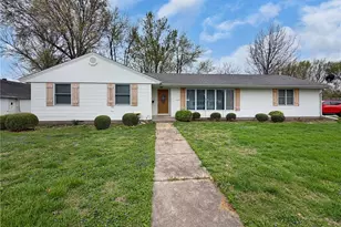 1020 W Taylor St, Bowling Green, MO 63334 - Photo 1