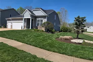 917 Summit Oaks Dr, Eureka, MO 63025 - Photo 2