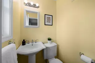 8352 Lonkar Dr, Saint Louis, MO 63123 - Photo 16