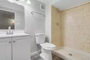 2675 Narraganset Dr, Florissant, MO 63033 - Photo 14