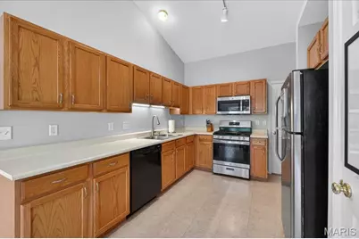 457 Coventry Trail Lane, Maryland Heights, MO 63043 - Photo 10