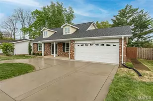 716 Reinke Rd, Ballwin, MO 63021 - Photo 2