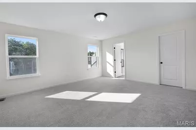 225 Heroes Way, Florissant, MO 63031 - Photo 10