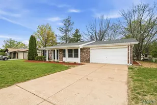 17 Atwood Dr, Saint Peters, MO 63376 - Photo 2