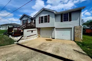 1204 Riverview Dr, Elsberry, MO 63343 - Photo 1