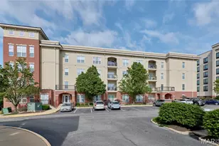 1251 Strassner Dr, Brentwood, MO 63144 - Photo 1