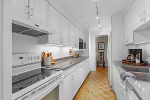 200 S Brentwood Blvd, Clayton, MO 63105 - Photo 20