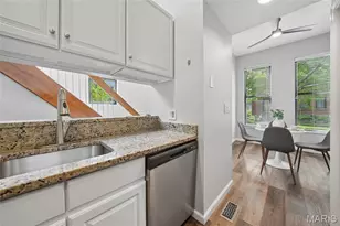10 Manhattan Mews, Saint Louis, MO 63108 - Photo 16