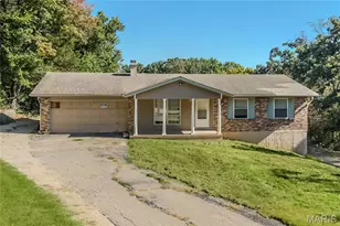 3524 Scenic Cir Dr, Saint Louis, MO 63129 - Photo 2